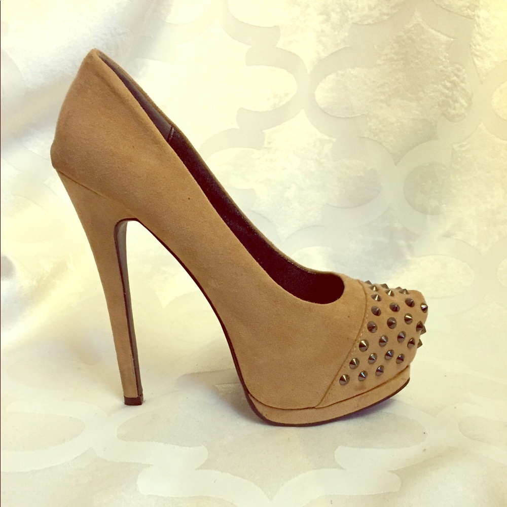 Studded pumps